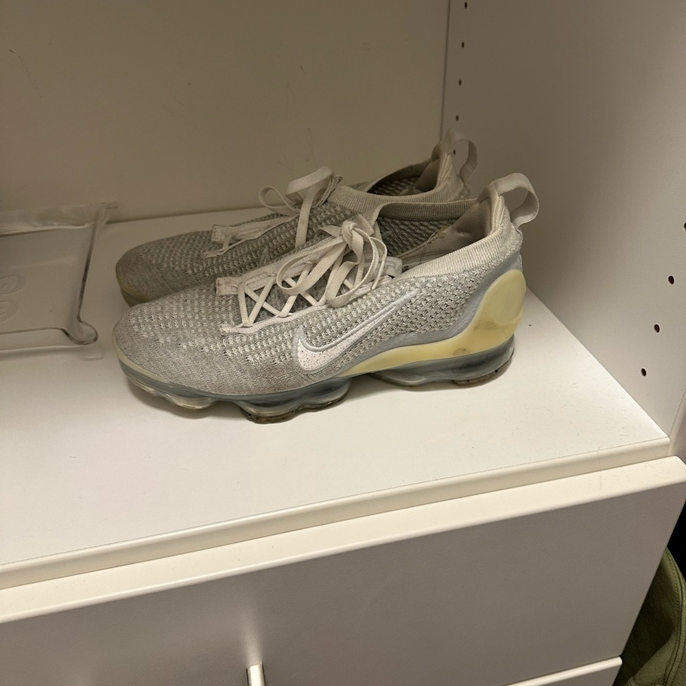 Nike Light Gray and Cream Athletic Shoes